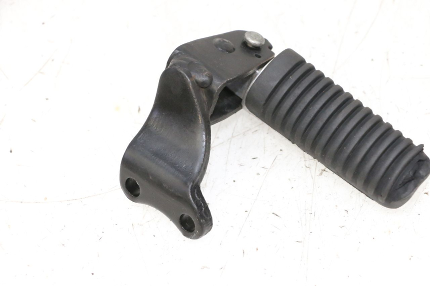 photo de REPOSAPIES TRASERA DERECHA YAMAHA XMAX X-MAX 125 (2006 - 2009) - Zoom estado de uso