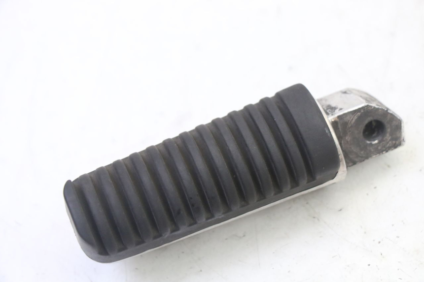 photo de REPOSAPIES TRASERA DERECHA YAMAHA XJ6 ABS 600 (2008 - 2016)