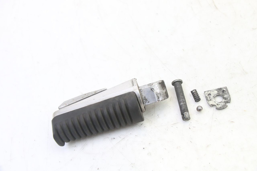 photo de REPOSAPIES TRASERA DERECHA YAMAHA XJ6 ABS 600 (2008 - 2016)