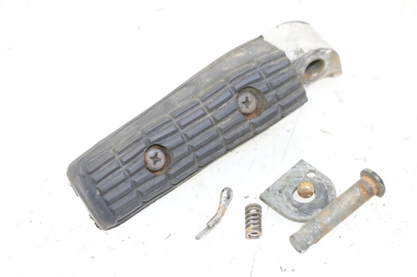 photo de REPOSAPIES TRASERA DERECHA YAMAHA XJN DIVERSION 600 (2000 - 2003)