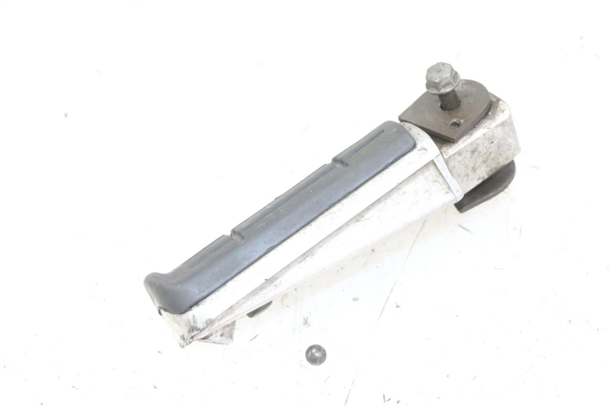 photo de REPOSAPIES TRASERA DERECHA YAMAHA FZS FAZER 600 (2001 - 2003)