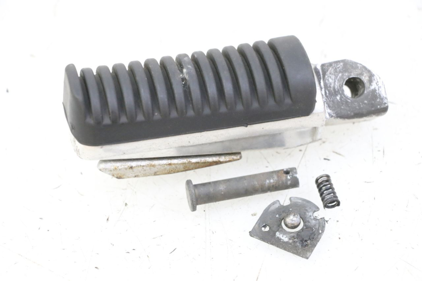 photo de REPOSAPIES TRASERA DERECHA YAMAHA XJ6 600 (2008 - 2016)