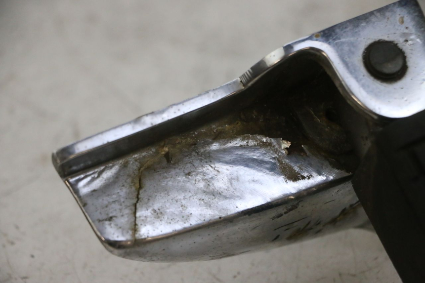 photo de REPOSAPIES TRASERA DERECHA KYMCO ZING 125 (1997 - 2003) - Características distintivas