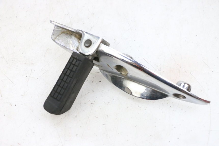 photo de REPOSAPIES TRASERA DERECHA KYMCO ZING 125 (1997 - 2003) - Zoom estado de uso