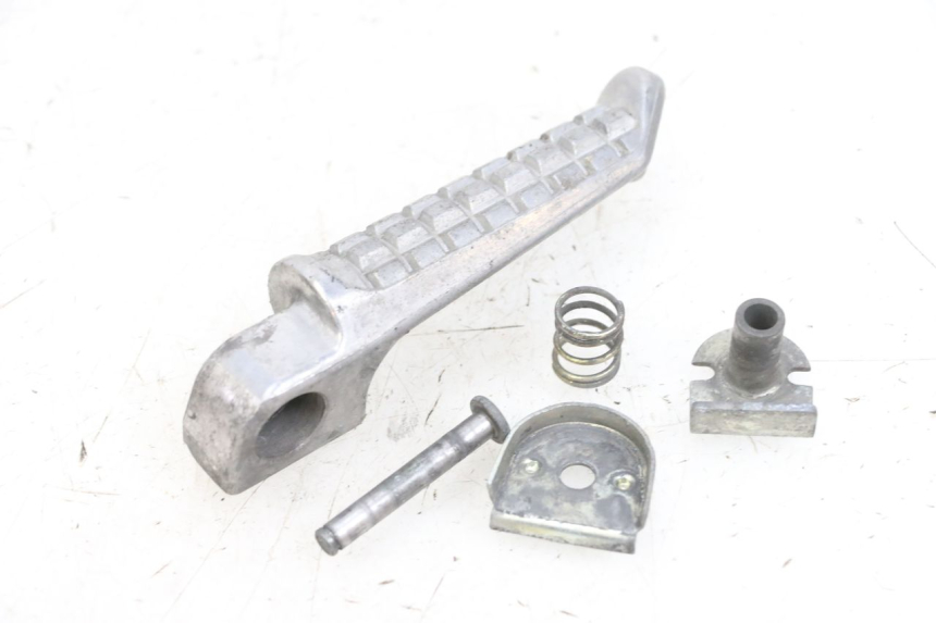 photo de REPOSAPIES TRASERA DERECHA KAWASAKI ZR 7 750 (1999 - 2001) - Otra perspectiva