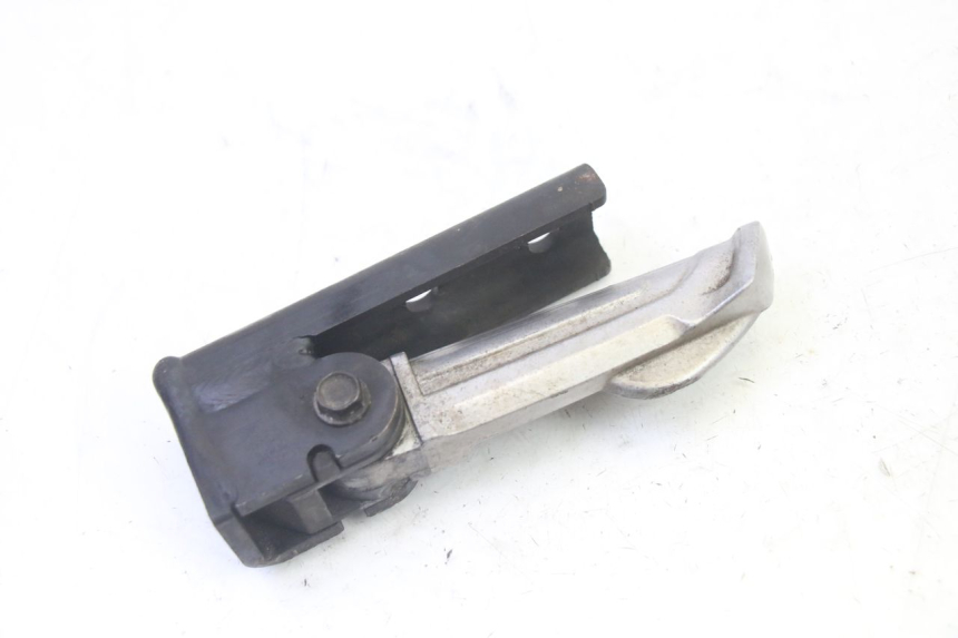 photo de REPOSAPIES TRASERA IZQUIERDA QUADRO 4 4D 350 (2015 - 2018)