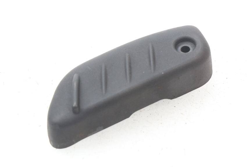 photo de REPOSAPIES TRASERA IZQUIERDA PIAGGIO BEVERLY 125 (1998 - 2005)