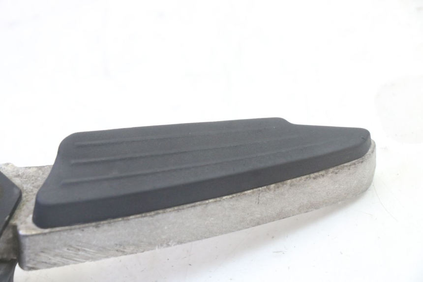 photo de SOPORTE DE PIE TRASERO IZQUIERDO PEUGEOT CITYSTAR 50 (2013 - 2017)