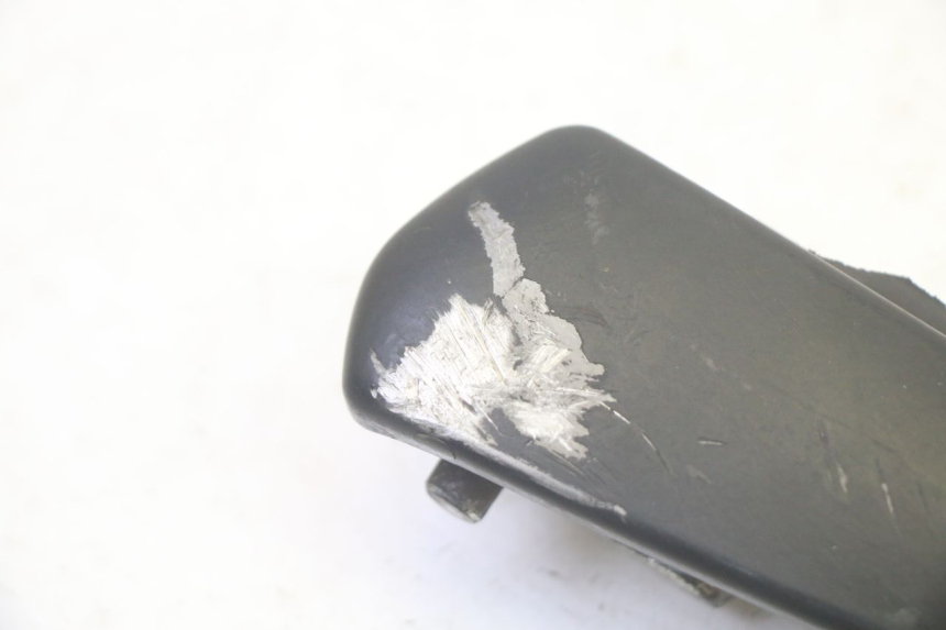 photo de REPOSAPIES TRASERA IZQUIERDA PIAGGIO FLY 4T 50 (2013 - 2017) - Detalle de la pieza