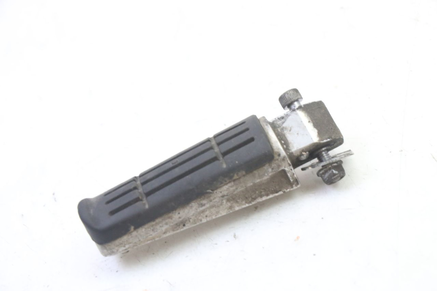 photo de REPOSAPIES TRASERA IZQUIERDA YAMAHA FZ6 FAZER S2 600 (2007 - 2011)