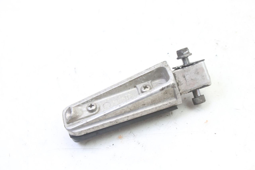 photo de REPOSAPIES TRASERA IZQUIERDA YAMAHA FZ6 FAZER S2 600 (2007 - 2011)