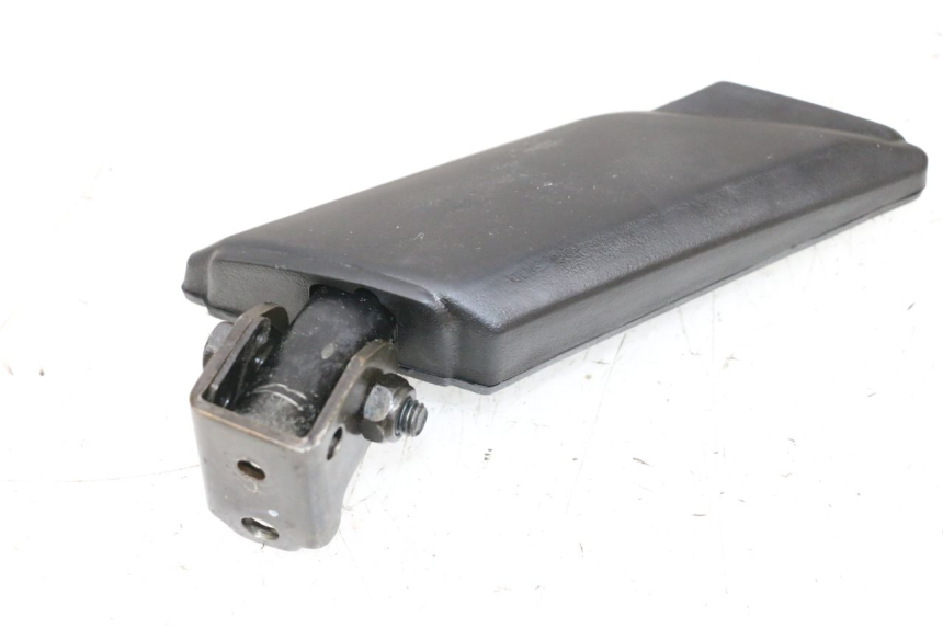 photo de SOPORTE DE PIE TRASERO IZQUIERDO PEUGEOT KISBEE 2T 50 (2010 - 2017) - Primer plano técnico