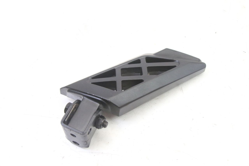 photo de SOPORTE DE PIE TRASERO IZQUIERDO PEUGEOT KISBEE 4T 50 (2018 - 2022)