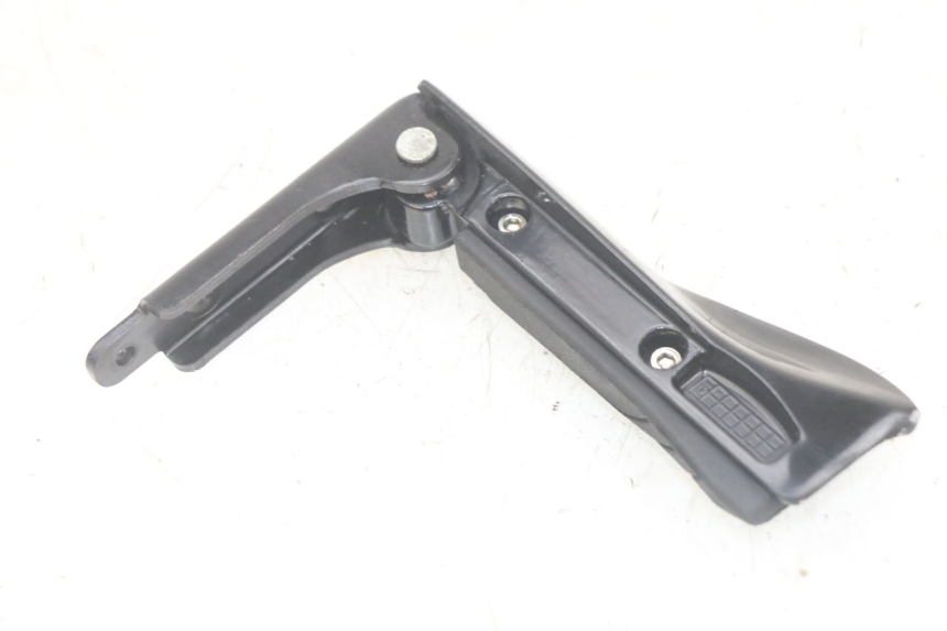 photo de REPOSAPIES TRASERA IZQUIERDA PIAGGIO MP3 HPE 300 (2019 - 2026) - Detalle de la pieza