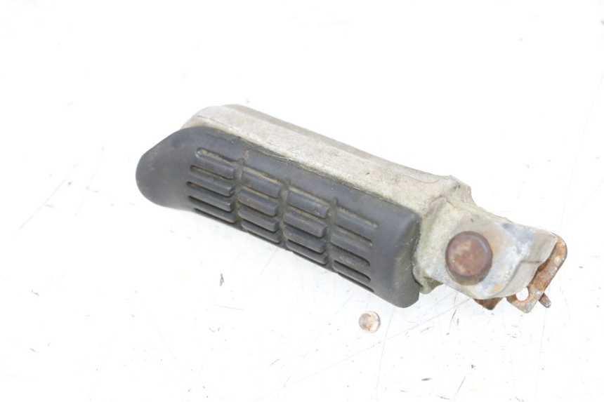 photo de REPOSAPIES TRASERA IZQUIERDA HONDA NSR R 125 (1994 - 2003) - Detalle de la pieza