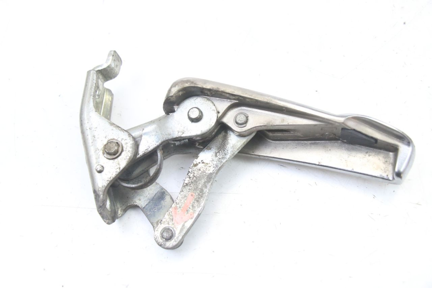 photo de REPOSAPIES TRASERA IZQUIERDA PIAGGIO VESPA GRANTURISMO 125 (2003 - 2007)