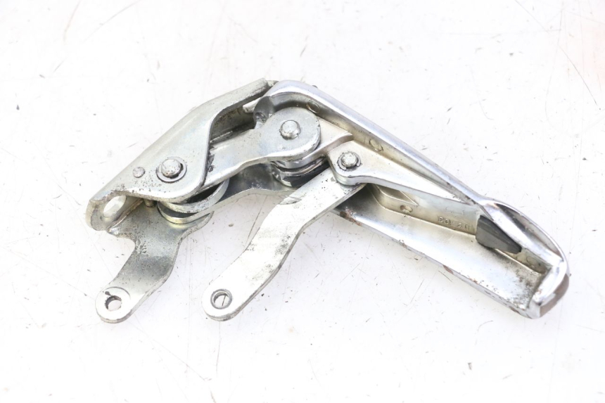 photo de REPOSAPIES TRASERA IZQUIERDA PIAGGIO VESPA GRANTURISMO 200 (2004 - 2005)