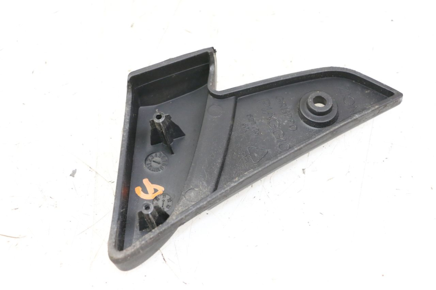 photo de REPOSAPIES TRASERA IZQUIERDA PIAGGIO VESPA LX IE 125 (2010 - 2012)