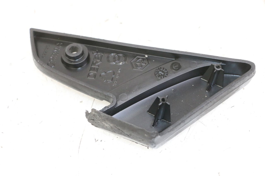 photo de REPOSAPIES TRASERA IZQUIERDA PIAGGIO VESPA S 2T 50 (2007 - 2014)