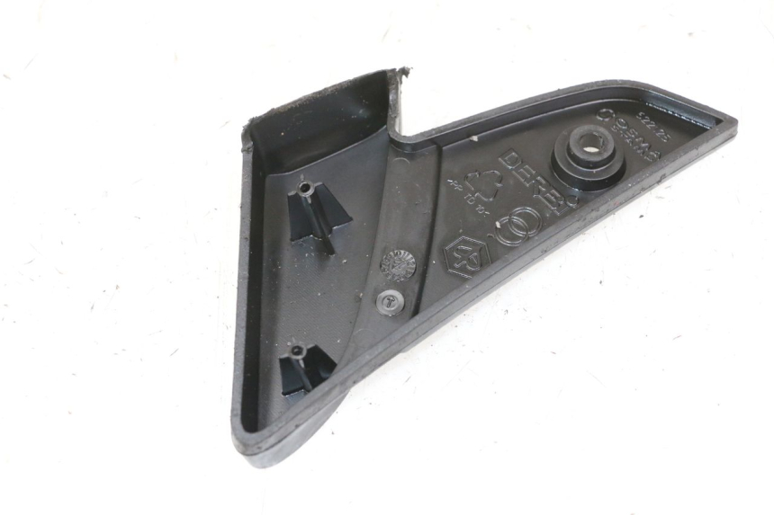 photo de REPOSAPIES TRASERA IZQUIERDA PIAGGIO VESPA S 2T 50 (2007 - 2014)