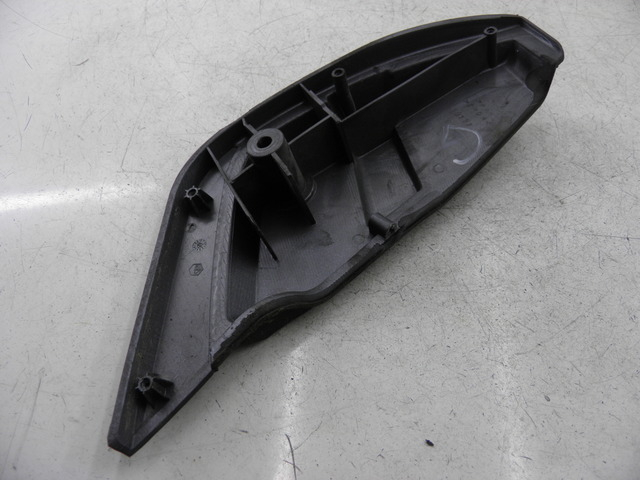 photo de REPOSAPIES TRASERA IZQUIERDA PIAGGIO X9 EVOLUTION 500 (2003 - 2005)