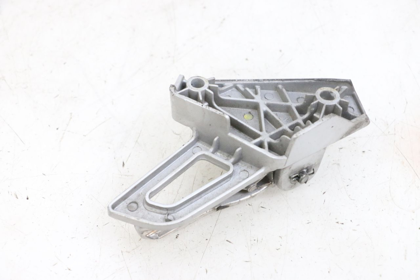 photo de REPOSAPIES TRASERA IZQUIERDA PEUGEOT SPEEDFIGHT 4 4T EFI 50 (2021 - 2025) - Estado de la superficie y material