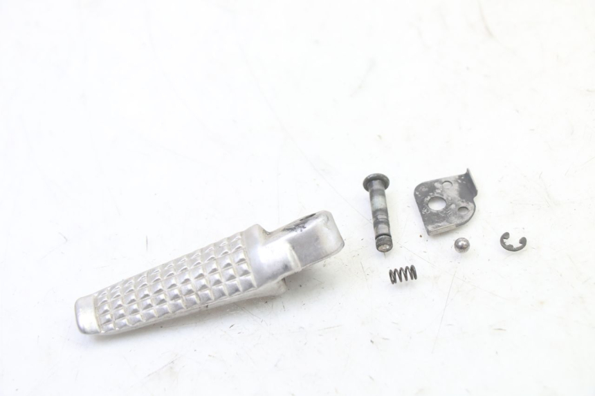 photo de REPOSAPIES TRASERA IZQUIERDA SUZUKI SV S 650 (2003 - 2009)