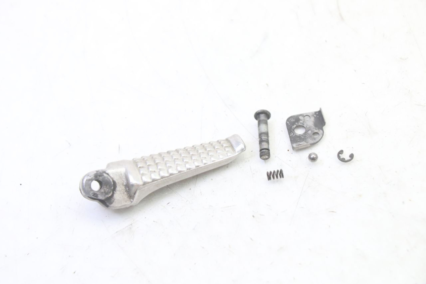photo de REPOSAPIES TRASERA IZQUIERDA SUZUKI SV S 650 (2003 - 2009)