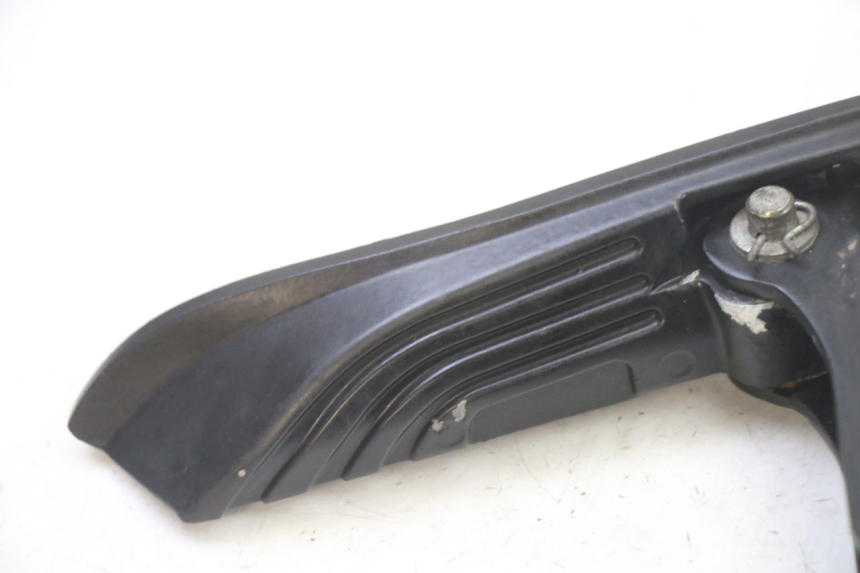 photo de REPOSAPIES TRASERA IZQUIERDA APRILIA SXR 50 (2021 - 2023)