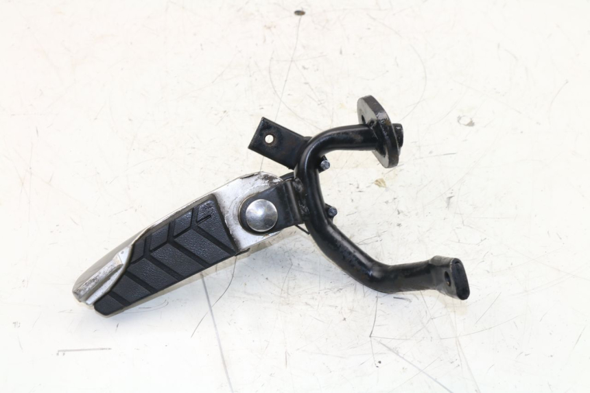 photo de REPOSAPIES TRASERA IZQUIERDA SYM GTS EVO 125 (2009 - 2013)