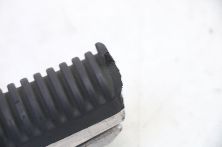 photo de REPOSAPIES TRASERA IZQUIERDA YAMAHA XJ6 ABS 600 (2008 - 2016)
