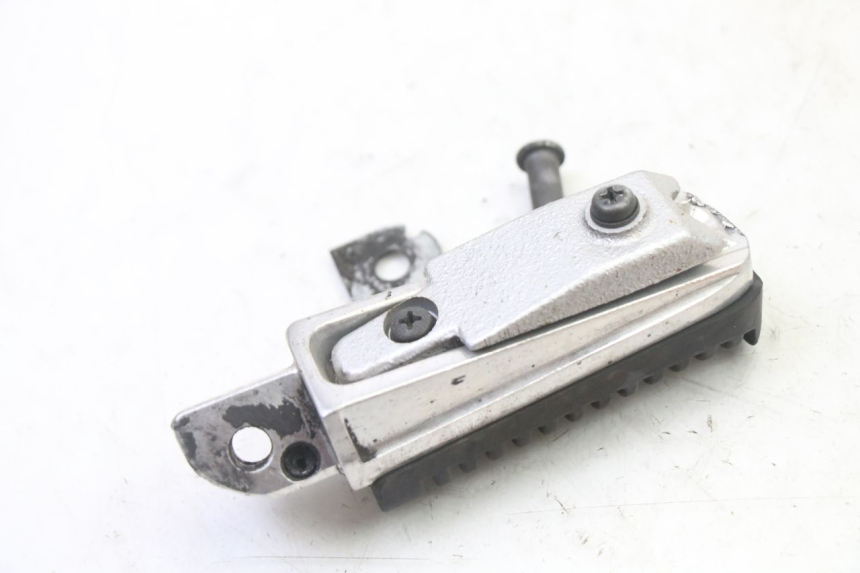 photo de REPOSAPIES TRASERA IZQUIERDA YAMAHA XJ6 ABS 600 (2008 - 2016)