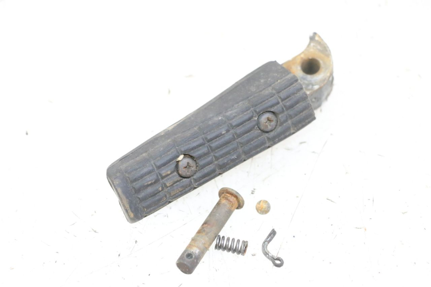 photo de REPOSAPIES TRASERA IZQUIERDA YAMAHA XJN DIVERSION 600 (2000 - 2003)