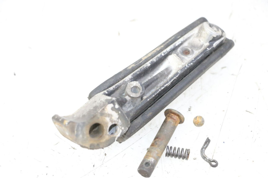 photo de REPOSAPIES TRASERA IZQUIERDA YAMAHA XJN DIVERSION 600 (2000 - 2003)