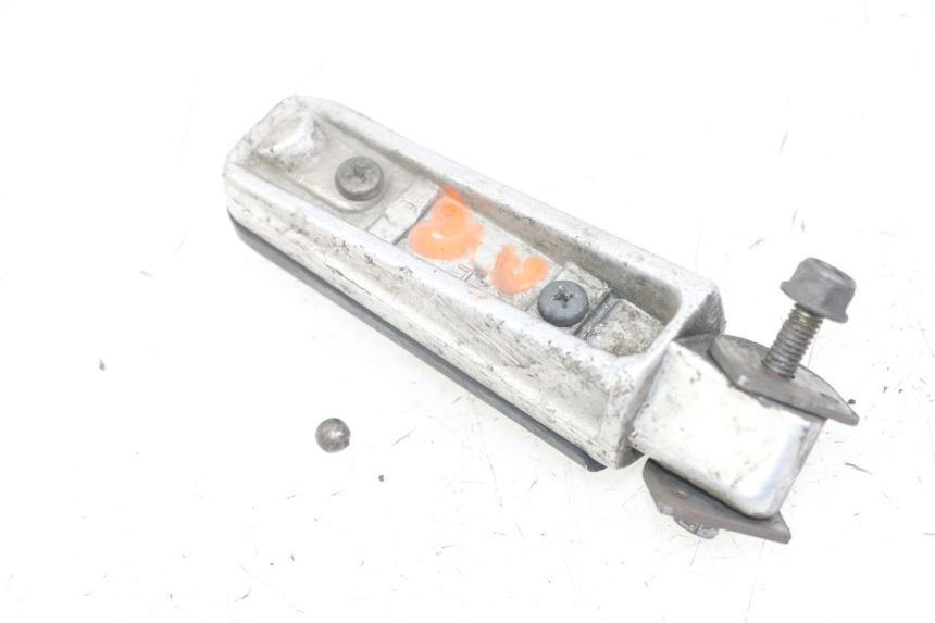 photo de REPOSAPIES TRASERA IZQUIERDA YAMAHA FZS FAZER 600 (2001 - 2003)