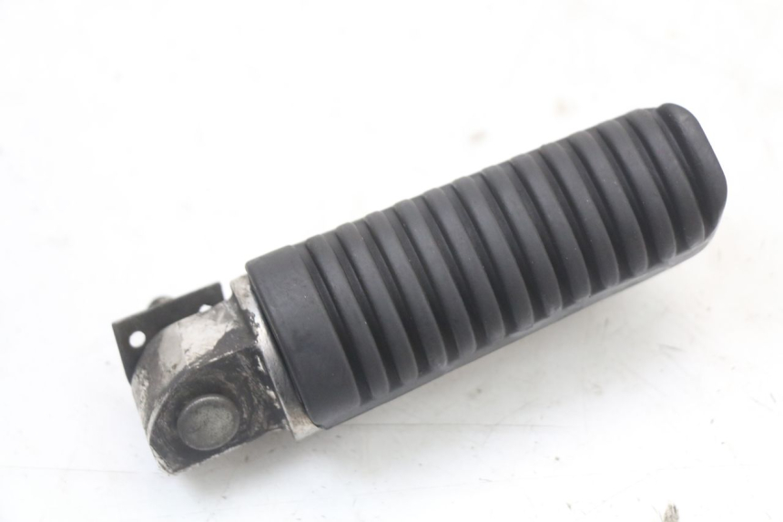 photo de REPOSAPIES TRASERA IZQUIERDA YAMAHA XJ6 ABS 600 (2008 - 2016)