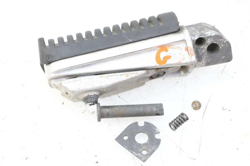 photo de REPOSAPIES TRASERA IZQUIERDA YAMAHA XJ6 ABS 600 (2008 - 2016)