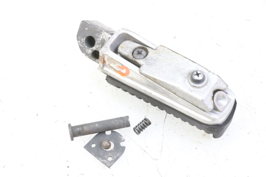 photo de REPOSAPIES TRASERA IZQUIERDA YAMAHA XJ6 ABS 600 (2008 - 2016)