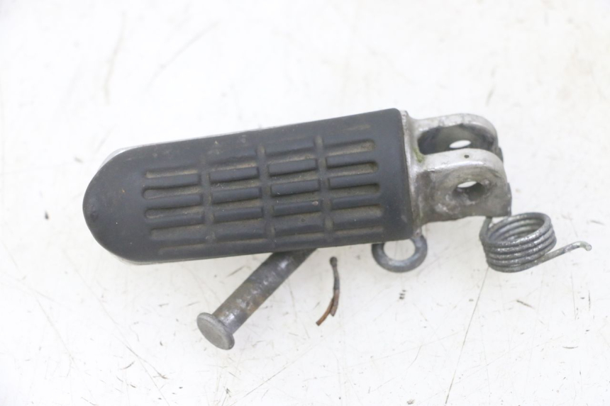 photo de REPOSAPIES DELANTERA DERECHA HONDA CBF 500 (2004 - 2007)