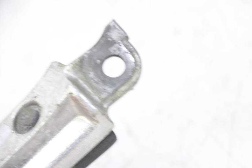 photo de REPOSAPIES DELANTERA DERECHA HONDA CBF 500 (2004 - 2007)