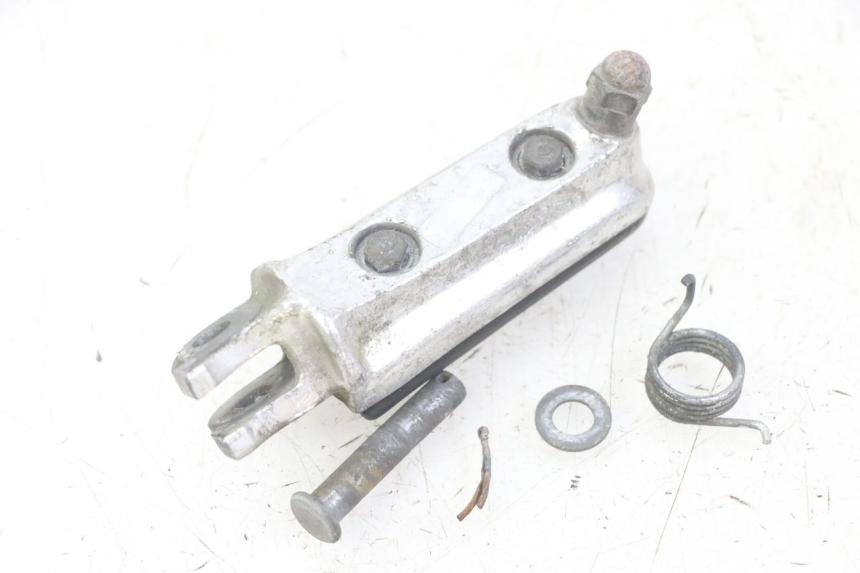 photo de REPOSAPIES DELANTERA DERECHA HONDA CBF 500 (2004 - 2007)