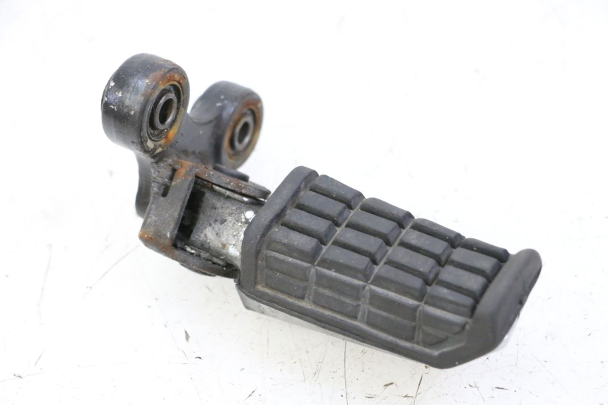 photo de REPOSAPIES DELANTERA DERECHA YAMAHA FJ 36Y 1100 (1984 - 1985)
