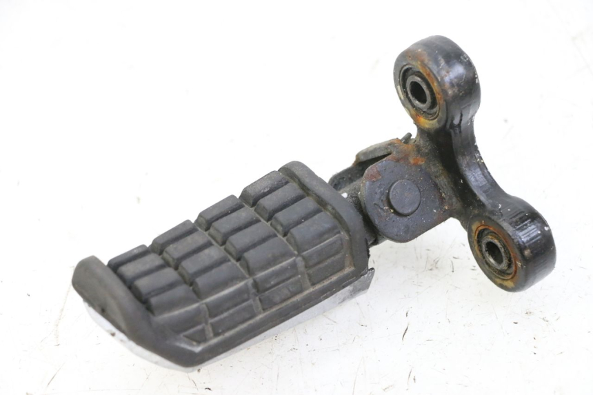 photo de REPOSAPIES DELANTERA DERECHA YAMAHA FJ 36Y 1100 (1984 - 1985)