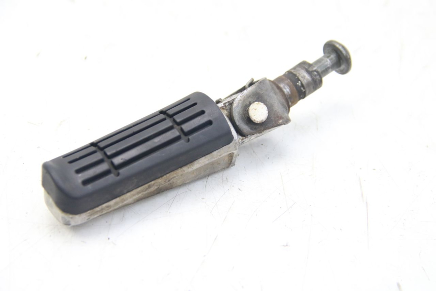 photo de REPOSAPIÉ DERECHO DELANTERO YAMAHA FZS FAZER 600 (2001 - 2003)