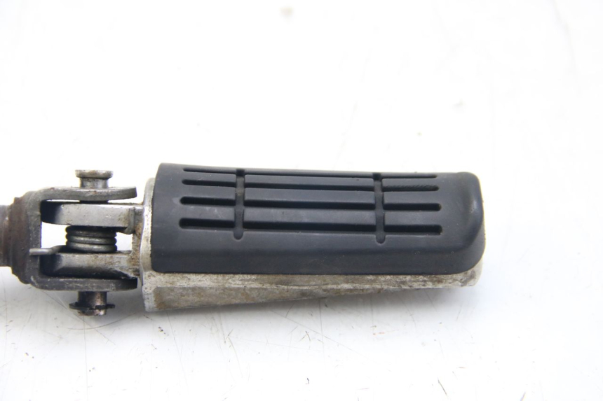 photo de REPOSAPIÉ DERECHO DELANTERO YAMAHA FZS FAZER 600 (2001 - 2003)