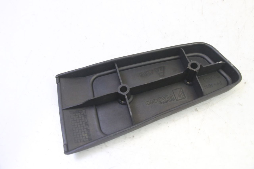 photo de REPOSAPIES DELANTERA DERECHA PIAGGIO MP3 RL 250 (2007 - 2010)