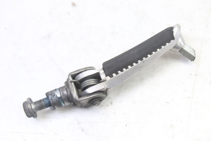 photo de REPOSAPIES DELANTERA DERECHA SUZUKI SV S 650 (2003 - 2009)
