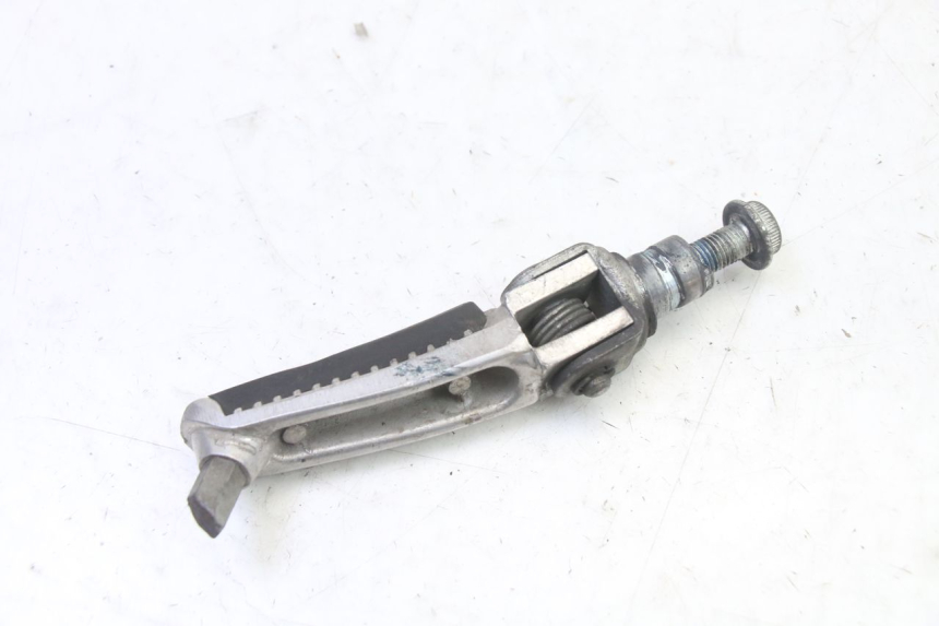 photo de REPOSAPIES DELANTERA DERECHA SUZUKI SV S 650 (2003 - 2009)