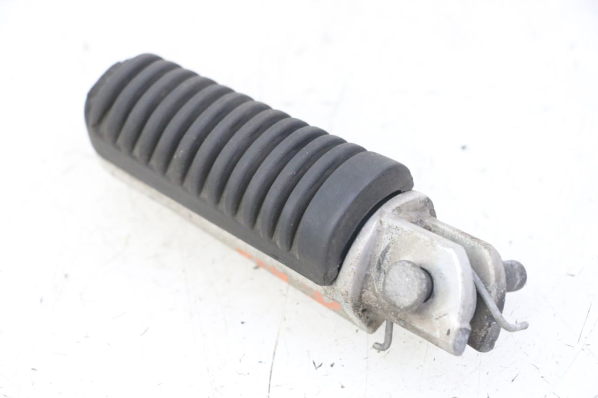 photo de REPOSAPIES DELANTERA DERECHA YAMAHA XJ6 ABS 600 (2008 - 2016)