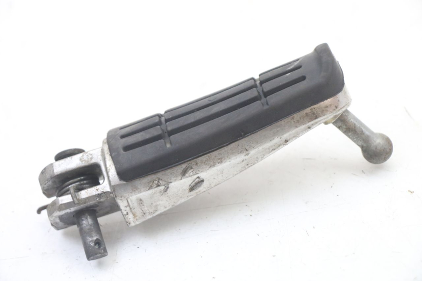 photo de REPOSAPIES DELANTERA DERECHA YAMAHA FZ6 FAZER S2 600 (2007 - 2011)